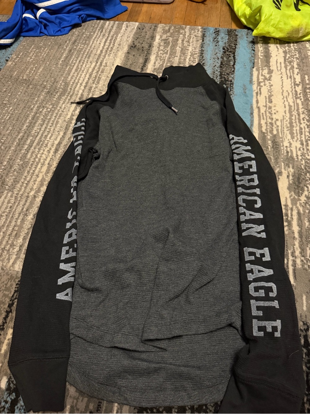 American Eagle Outfitters Gray & Black Long-Sleeve Pullover Hoodie